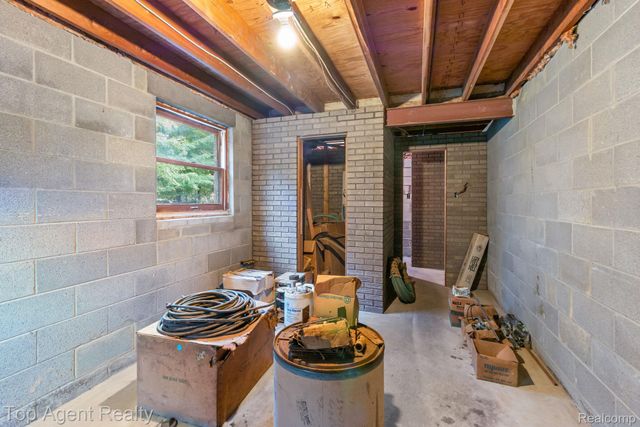 8269 Currie Road, Salem Township, MI 48168