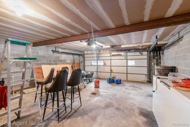 8269 Currie Road, Salem Township, MI 48168
