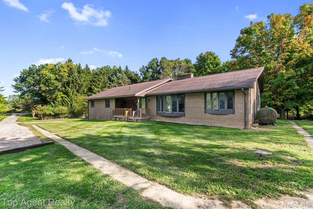 8269 Currie Road, Salem Township, MI 48168