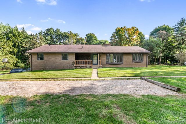 8269 Currie Road, Salem Township, MI 48168