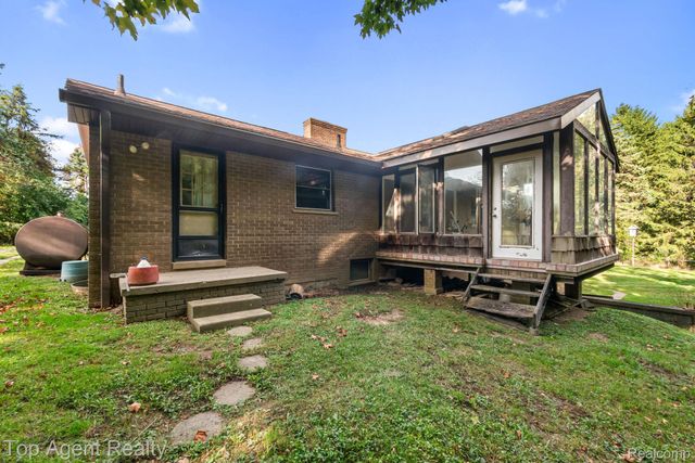 8269 Currie Road, Salem Township, MI 48168