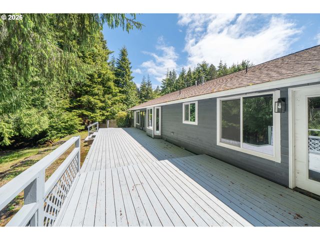 60 SEAGROVE Pl, Lincoln City, OR 97367