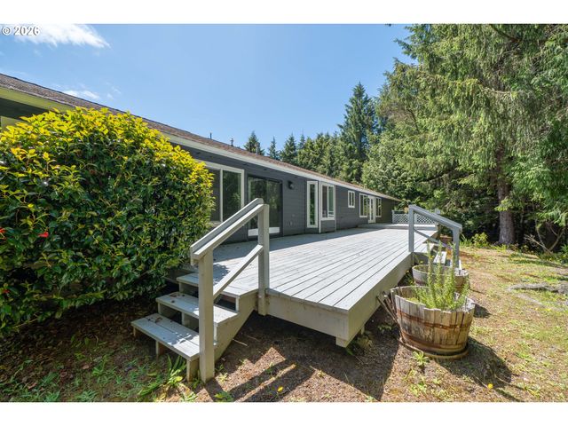 60 SEAGROVE Pl, Lincoln City, OR 97367