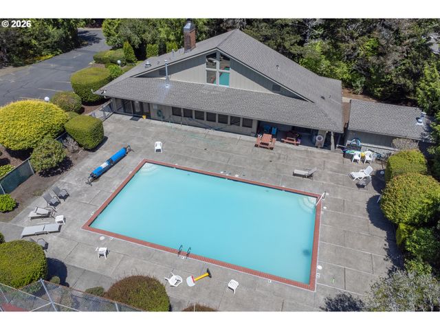 60 SEAGROVE Pl, Lincoln City, OR 97367