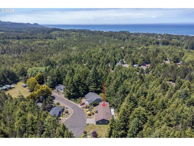 60 SEAGROVE Pl, Lincoln City, OR 97367