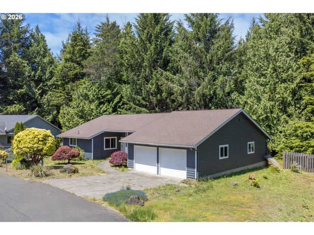 60 SEAGROVE Pl, Lincoln City, OR 97367