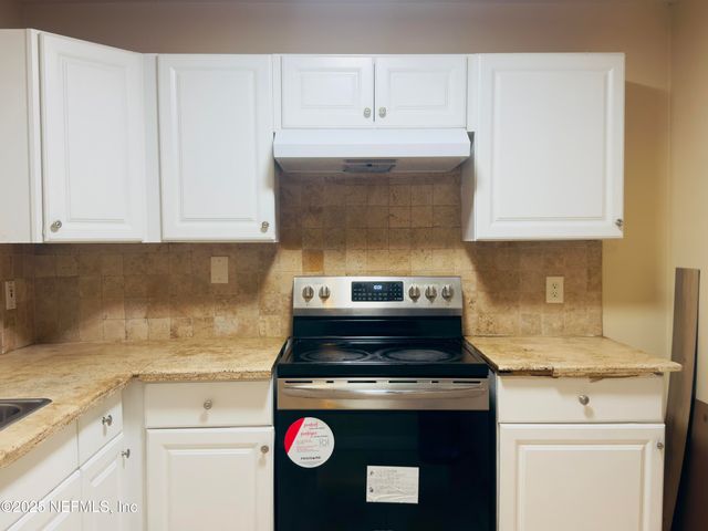 6241 AUTLAN Drive, Jacksonville, FL 32210