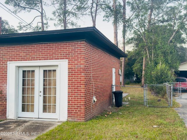6241 AUTLAN Drive, Jacksonville, FL 32210