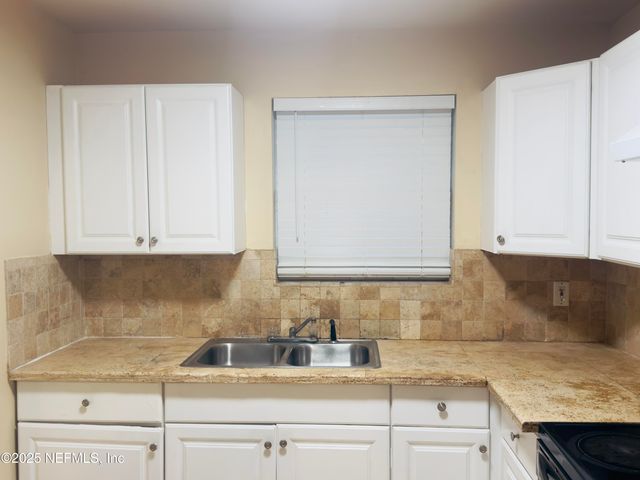 6241 AUTLAN Drive, Jacksonville, FL 32210