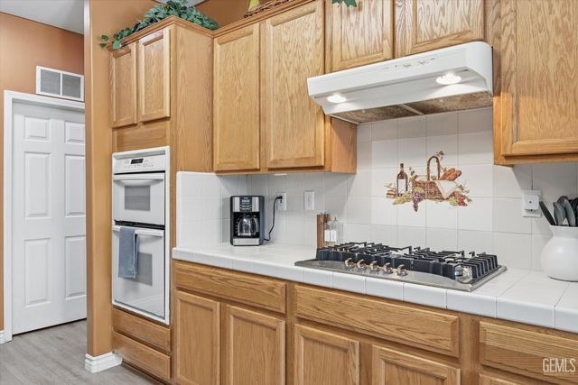 12513 Great Country Drive, Bakersfield, CA 93312