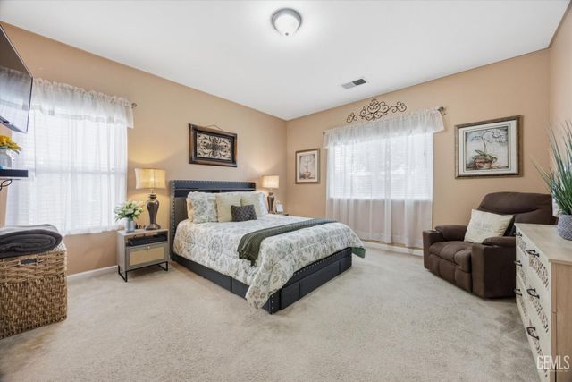 12513 Great Country Drive, Bakersfield, CA 93312