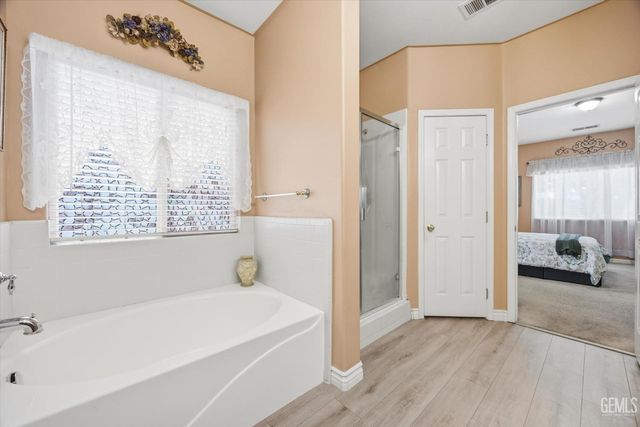 12513 Great Country Drive, Bakersfield, CA 93312