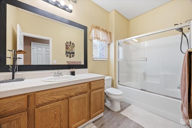 12513 Great Country Drive, Bakersfield, CA 93312