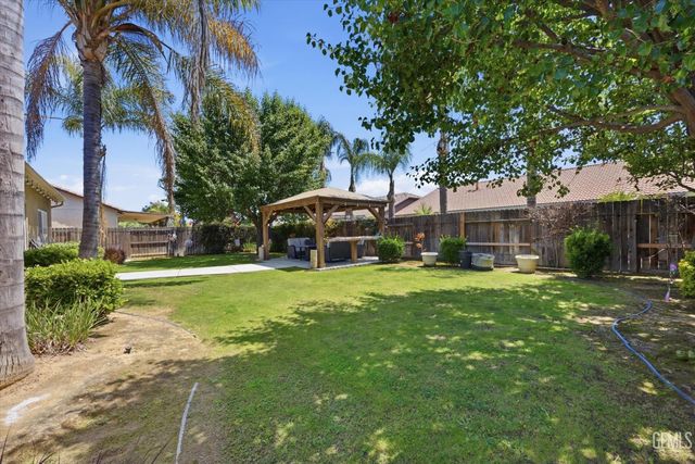 12513 Great Country Drive, Bakersfield, CA 93312