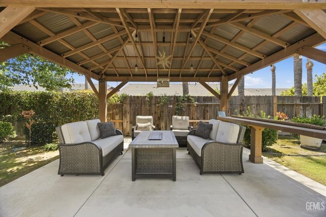 12513 Great Country Drive, Bakersfield, CA 93312