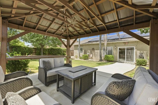 12513 Great Country Drive, Bakersfield, CA 93312