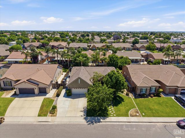 12513 Great Country Drive, Bakersfield, CA 93312