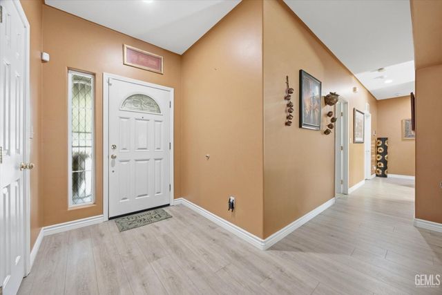 12513 Great Country Drive, Bakersfield, CA 93312