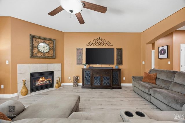 12513 Great Country Drive, Bakersfield, CA 93312