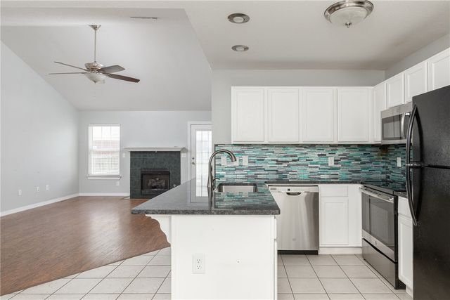 4277 E Lawndale Drive, Fayetteville, AR 72701