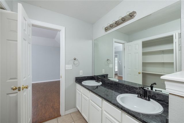 4277 E Lawndale Drive, Fayetteville, AR 72701