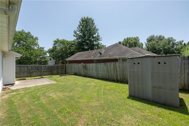 4277 E Lawndale Drive, Fayetteville, AR 72701
