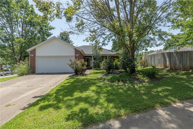 4277 E Lawndale Drive, Fayetteville, AR 72701