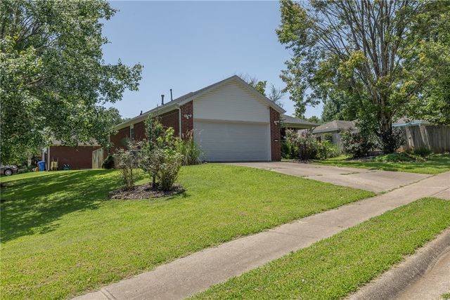 4277 E Lawndale Drive, Fayetteville, AR 72701