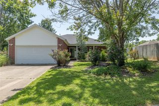4277 E Lawndale Drive, Fayetteville, AR 72701