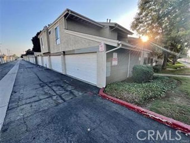 1130 E Alosta B102, Azusa, CA 91702