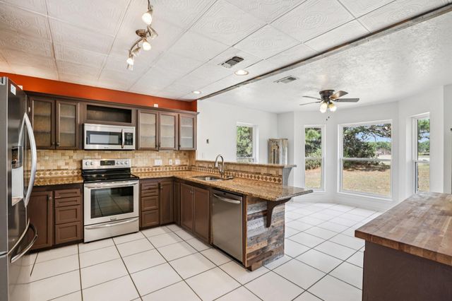 105 Daisy LN, Bastrop, TX 78602