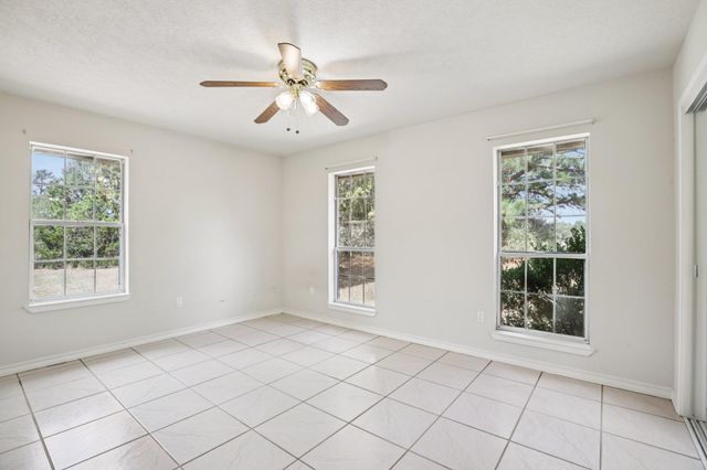 105 Daisy LN, Bastrop, TX 78602