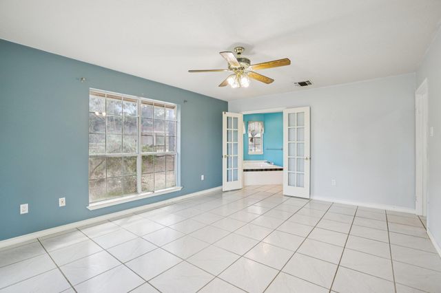 105 Daisy LN, Bastrop, TX 78602