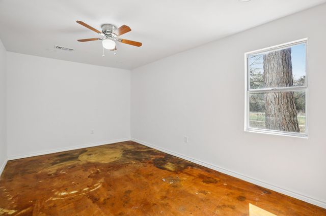 105 Daisy LN, Bastrop, TX 78602