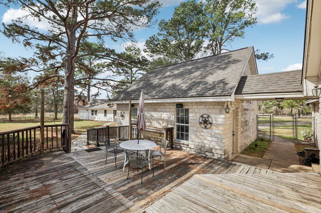 105 Daisy LN, Bastrop, TX 78602