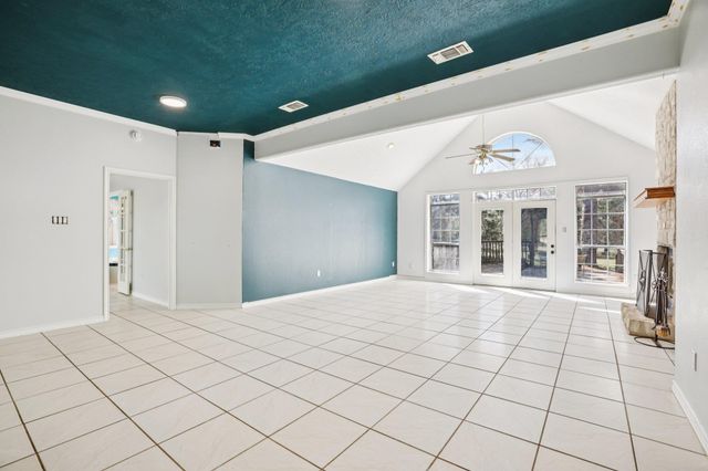 105 Daisy LN, Bastrop, TX 78602