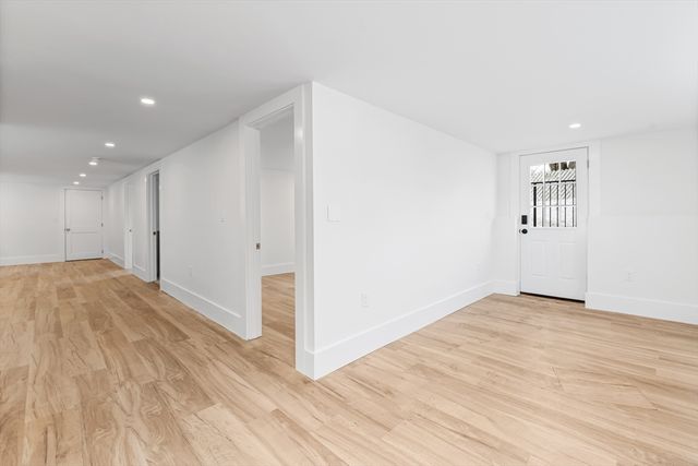 85 Lowell Ave 85, Watertown, MA 02472