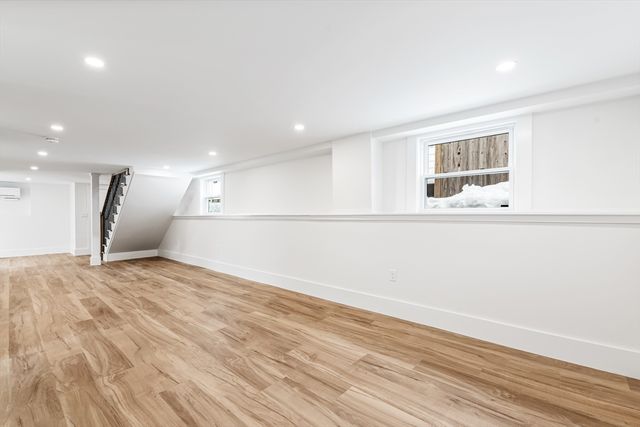 85 Lowell Ave 85, Watertown, MA 02472