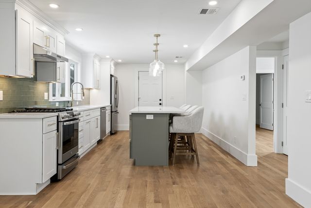 85 Lowell Ave 85, Watertown, MA 02472