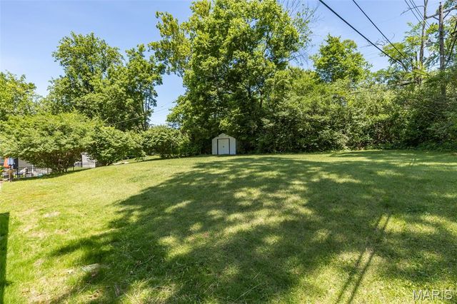 35 Pinewood Drive, Crestwood, MO 63123
