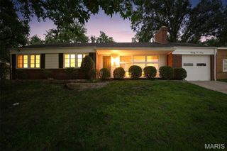 35 Pinewood Drive, Crestwood, MO 63123