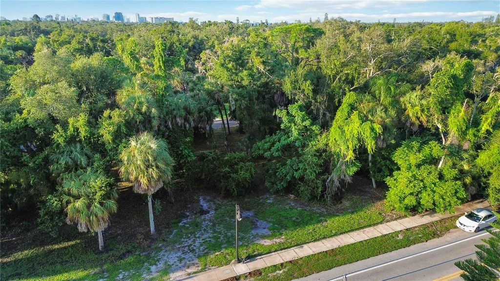 MYRTLE AVENUE, Sarasota, FL 34234