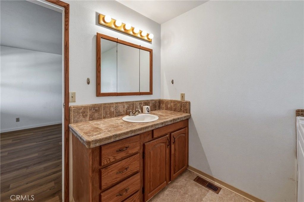 Image 34 of property listing at 7435 Live Oak Drive, Kelseyville, CA 95451