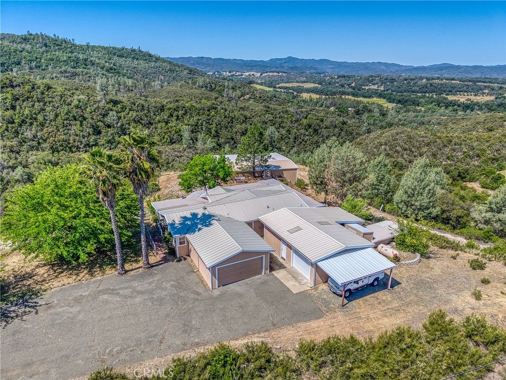 Image 4 of property listing at 7435 Live Oak Drive, Kelseyville, CA 95451