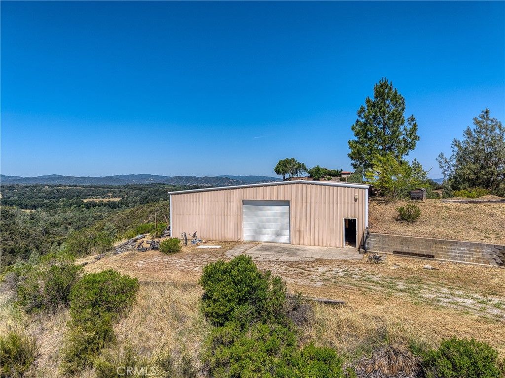 Image 5 of property listing at 7435 Live Oak Drive, Kelseyville, CA 95451