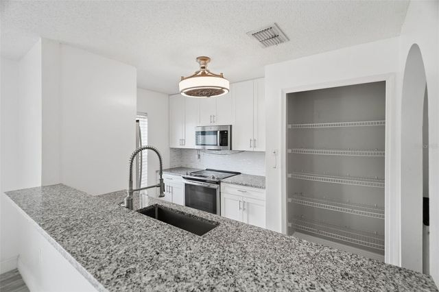 4604 ASHBURN SQUARE DRIVE, Tampa, FL 33610