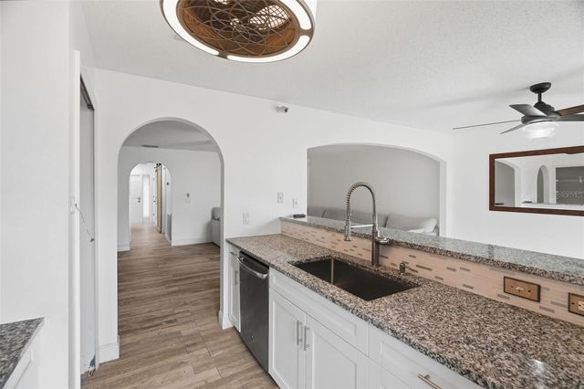4604 ASHBURN SQUARE DRIVE, Tampa, FL 33610