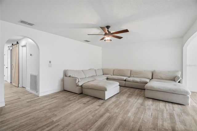 4604 ASHBURN SQUARE DRIVE, Tampa, FL 33610
