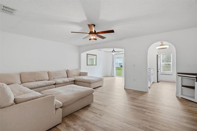 4604 ASHBURN SQUARE DRIVE, Tampa, FL 33610
