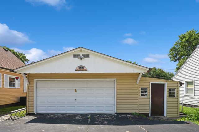 1128 28th Street, Bettendorf, IA 52722